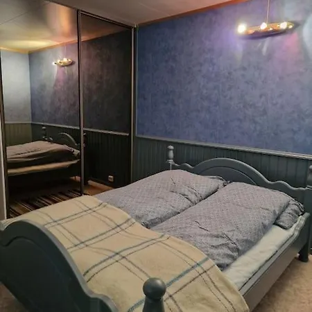 Cozy On A Farm With Parking Appartement
