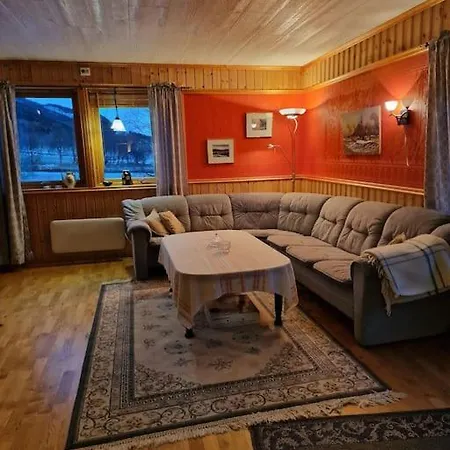 Cozy On A Farm With Parking * Tromsdalen