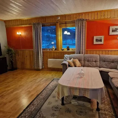 Cozy On A Farm With Parking Appartement Tromsdalen