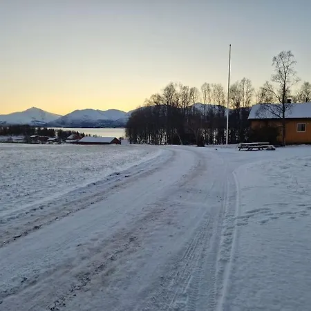 Cozy On A Farm With Parking